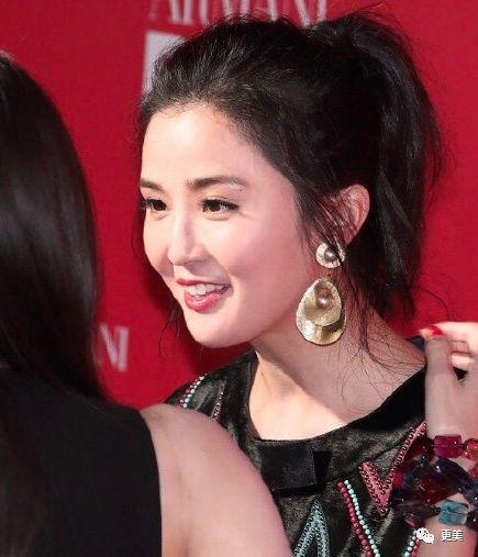 女星黑料女曝吃瓜网站 每日大赛,女星黑料曝光，吃瓜网站每日大赛掀起热议风暴